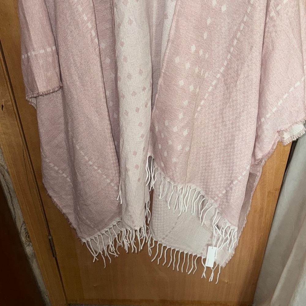 Gentle Fawn M/L Pink Poncho with Fringe and Open Front - Picture 8 of 8